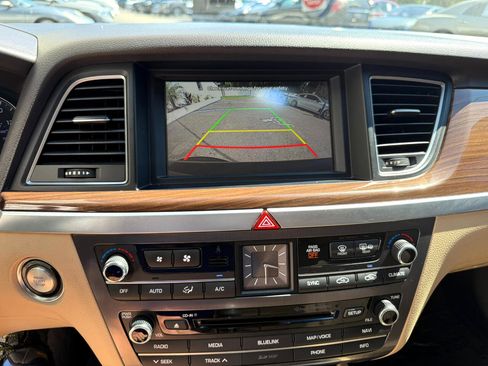 Used 2015 Hyundai Genesis 3.8 image 32