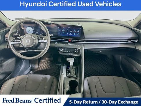 Certified 2024 Hyundai Elantra SEL image 17