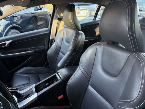Used 2018 Volvo S60 T5 Dynamic FWD image 15