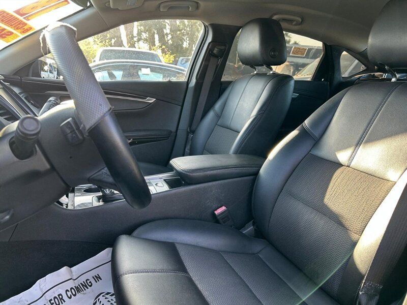 Used 2018 Chevrolet Impala LT FWD image 19