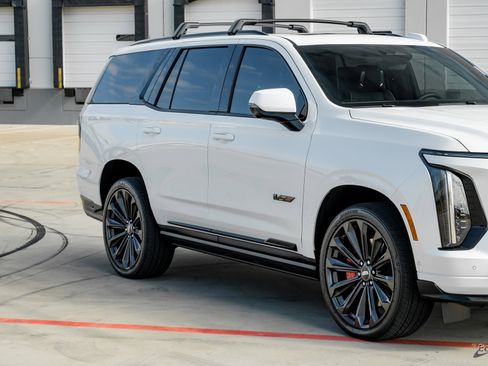 Used 2025 Cadillac Escalade V w/ LPO, Floor Liner Package image 19