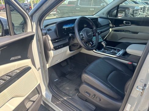 Used 2024 Kia Carnival SX FWD image 9