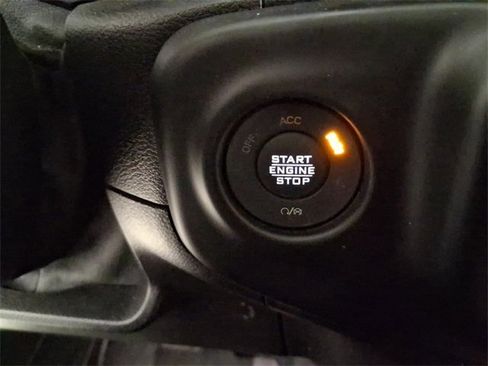 Used 2021 Jeep Gladiator Willys image 24