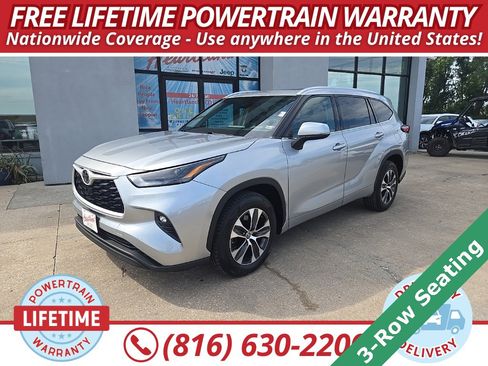 Used 2022 Toyota Highlander XLE image 1