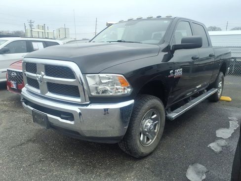 Used 2018 RAM 2500 Tradesman w/ Chrome Appearance Group image 4