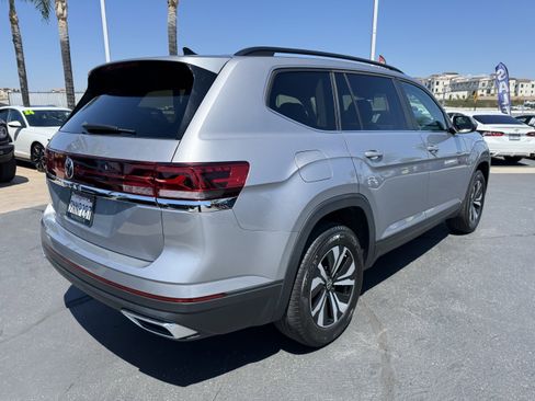Used 2024 Volkswagen Atlas SE FWD image 14