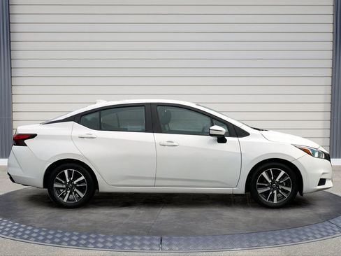 Used 2021 Nissan Versa SV image 8