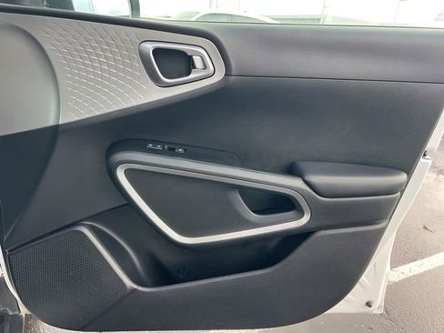 Used 2020 Kia Soul LX image 27