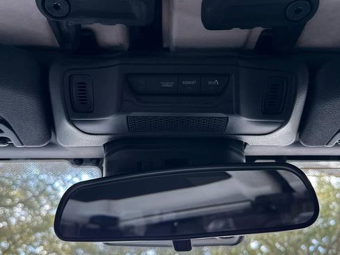 Used 2024 Jeep Wrangler Unlimited image 26