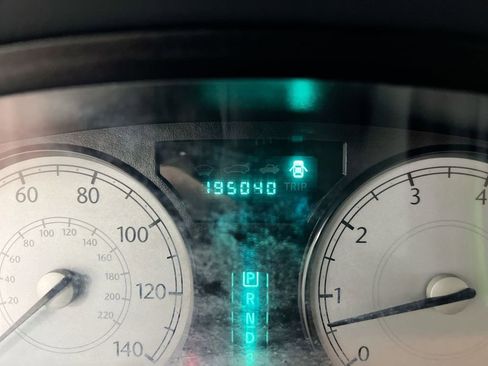 Used 2006 Chrysler 300 RWD image 8