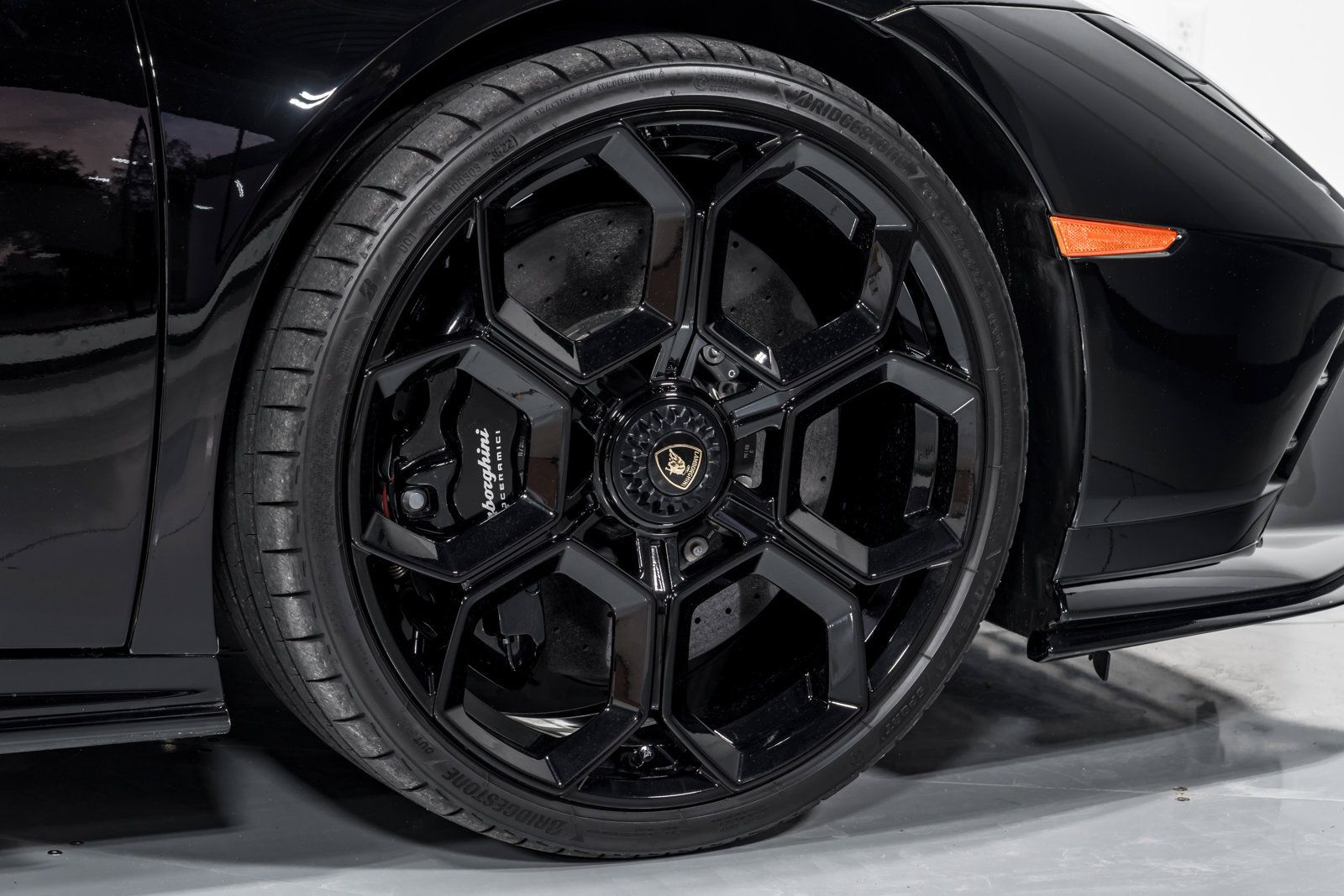 Used 2023 Lamborghini Huracan Tecnica RWD image 47