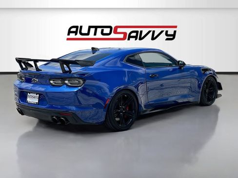 Used 2019 Chevrolet Camaro ZL1 RWD image 7