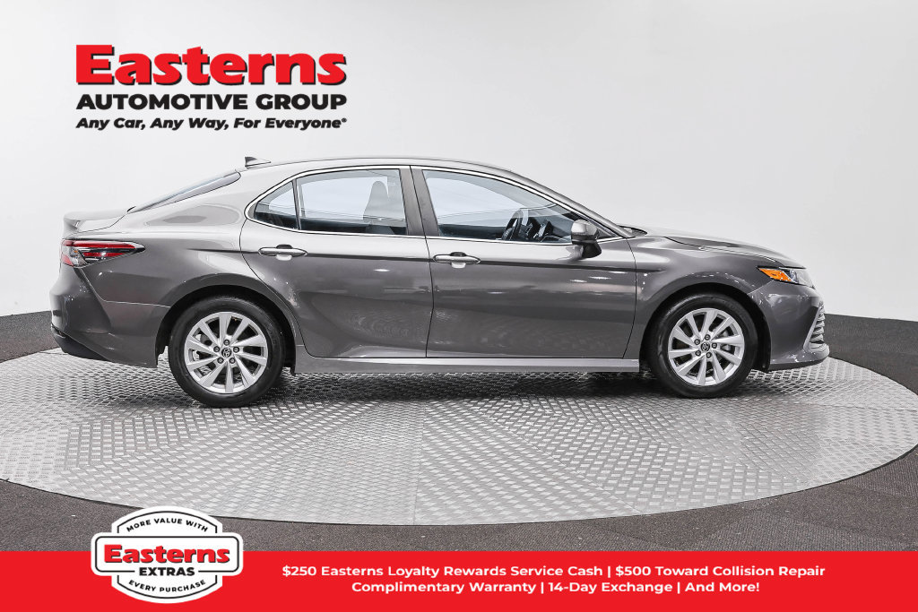 Used 2024 Toyota Camry LE FWD image 5
