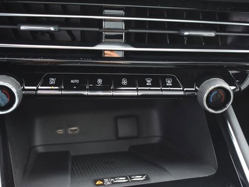 New 2026 Chevrolet Traverse LT w/ Sun and Wheel Package image 28