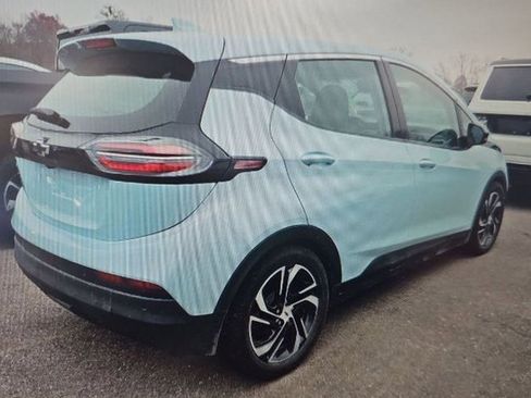 Used 2022 Chevrolet Bolt LT w/ Infotainment Package image 2