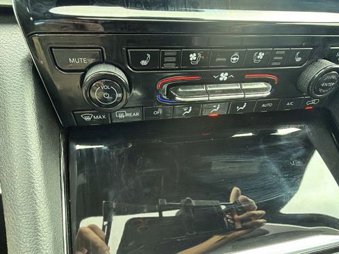 Used 2025 Jeep Grand Cherokee L Overland w/ Luxury Tech Group IV image 37