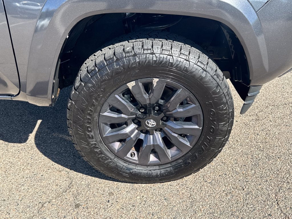 Used 2021 Toyota Tacoma Limited w/ Nightshade Package AWD/4WD image 43