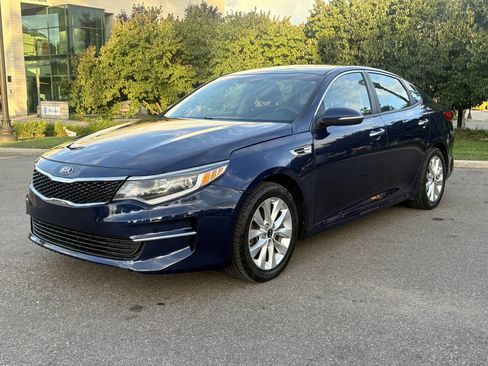 Used 2018 Kia Optima LX w/ 17" Alloy Wheels Package image 19