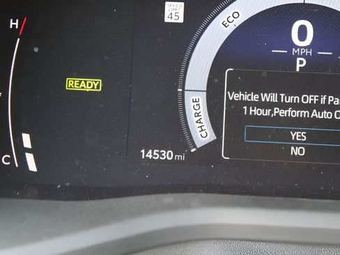 Used 2025 Toyota Camry LE w/ Convenience Package image 11