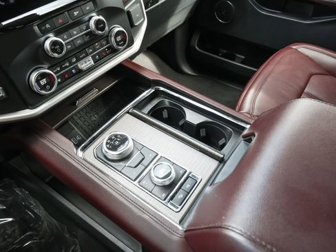 Used 2024 Ford Expedition Max Limited image 11