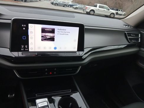 New 2026 Volkswagen Atlas Peak Edition image 17