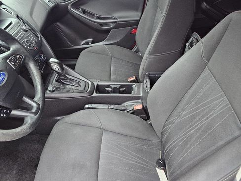Used 2015 Ford Focus SE image 10