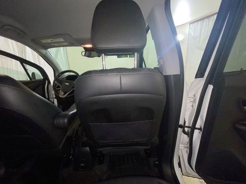 Used 2019 Chevrolet Trax LT w/ LT Convenience Package FWD image 36