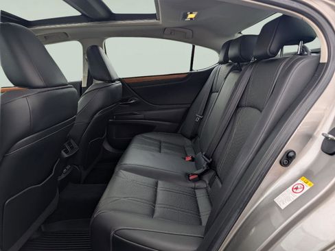 Used 2019 Lexus ES 350 w/ Accessory Package image 17