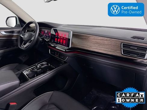 Certified 2024 Volkswagen Atlas SEL Premium R-Line image 32