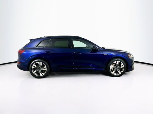 Used 2022 Audi e-tron Premium AWD/4WD image 10
