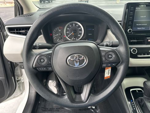 Used 2022 Toyota Corolla LE image 18