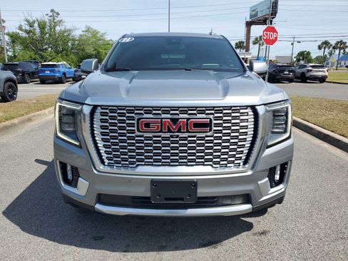 Used 2023 GMC Yukon XL Denali image 9