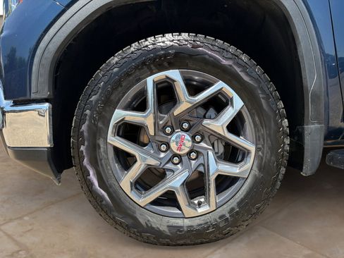 Used 2022 GMC Sierra 1500 SLT AWD/4WD image 31