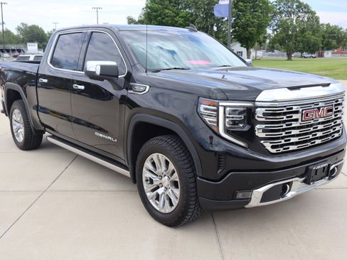 Used 2022 GMC Sierra 1500 Denali AWD/4WD image 3