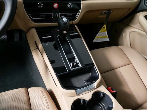 New 2026 Porsche Macan S image 16