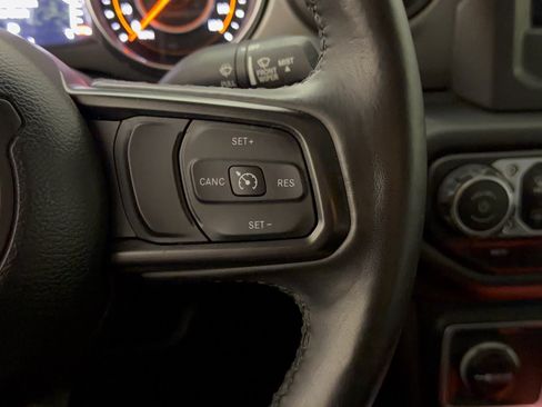 Used 2023 Jeep Gladiator Sport AWD/4WD image 17
