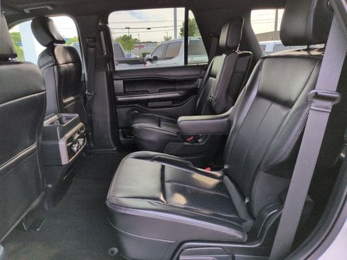 Used 2020 Ford Expedition XLT w/ Equipment Group 202A AWD/4WD image 25