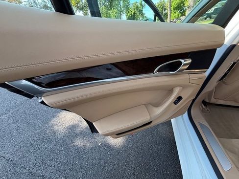 Used 2015 Porsche Panamera S RWD image 29