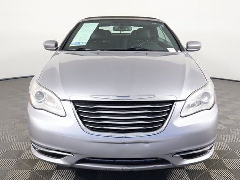 Used 2014 Chrysler 200 Touring FWD image 2