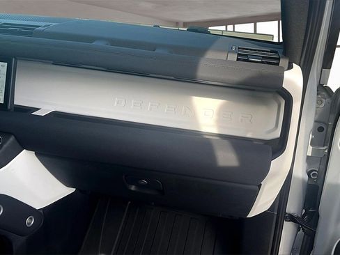 Used 2023 Land Rover Defender 110 S image 16