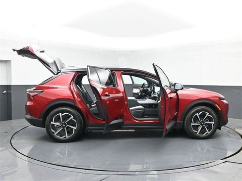 New 2026 Chevrolet Equinox EV LT image 57