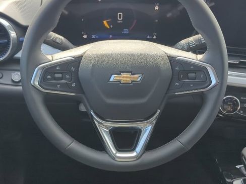 New 2026 Chevrolet Trax LT w/ LT Convenience Package FWD image 7