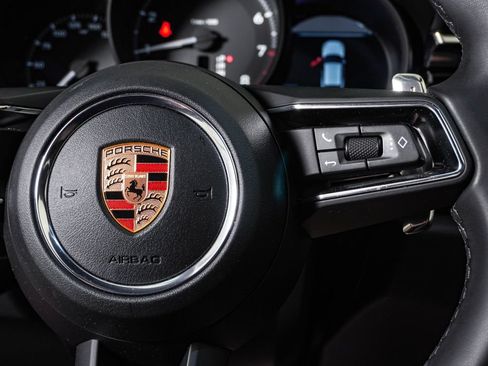 Certified 2026 Porsche Macan AWD/4WD image 19
