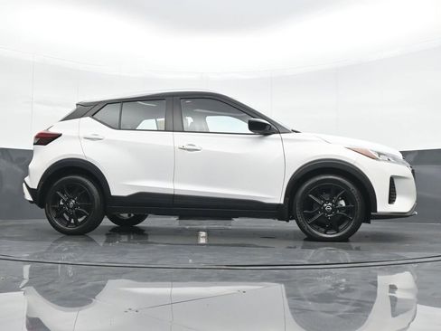 Used 2023 Nissan Kicks SV image 22