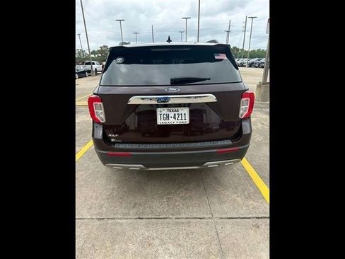 Used 2023 Ford Explorer XLT w/ Equipment Group 202A RWD image 3