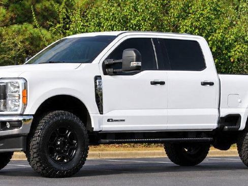 Used 2025 Ford F250 XLT w/ FX4 Off-Road Package AWD/4WD image 3