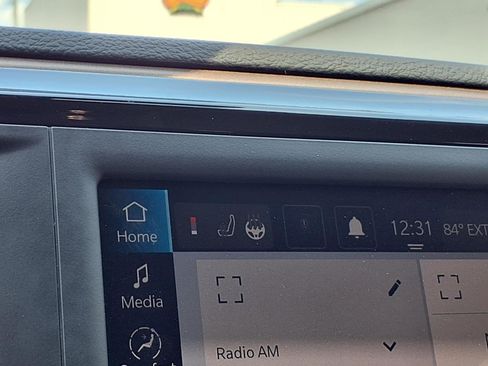 Certified 2023 Chrysler Voyager LX FWD image 5