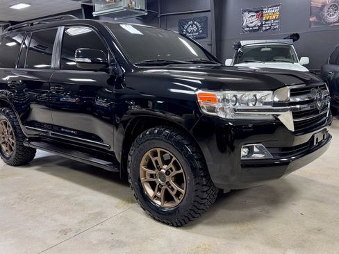 Used 2018 Toyota Land Cruiser w/ Carpet Mat Package AWD/4WD image 11