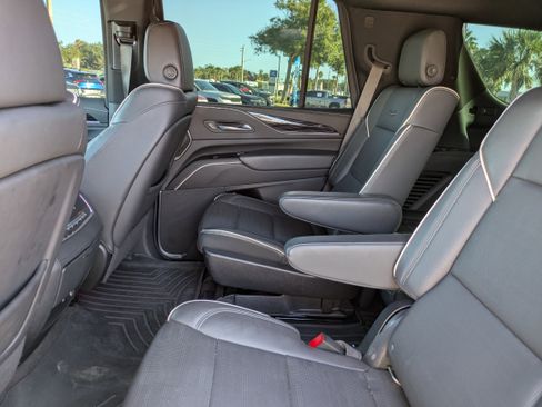 Certified 2022 Cadillac Escalade Sport image 17