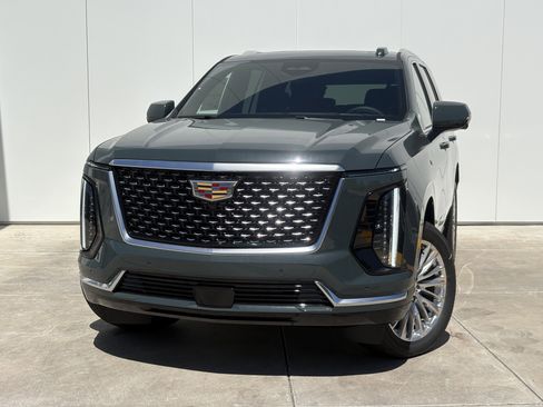New 2026 Cadillac Escalade Luxury AWD/4WD image 1